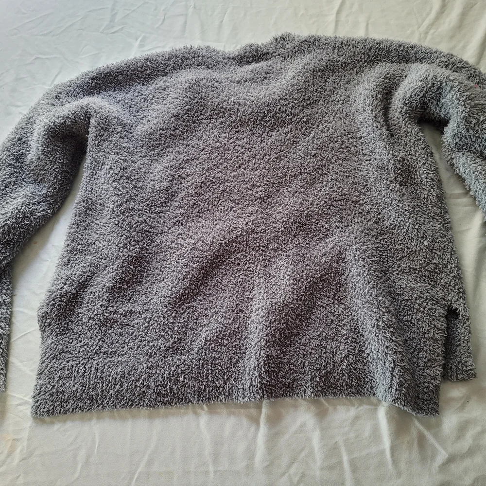 Sweater - Picture 2 of 4